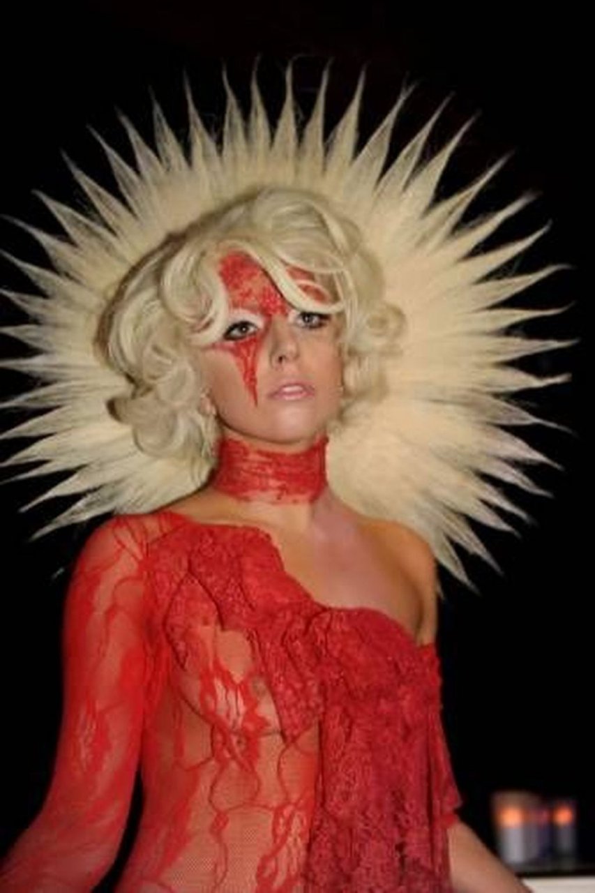 Lady Gaga Nip Slip (15 Photos)