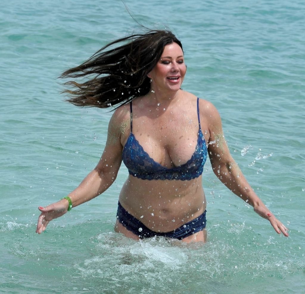 Lisa Appleton Hot &amp; Topless (26 Photos)