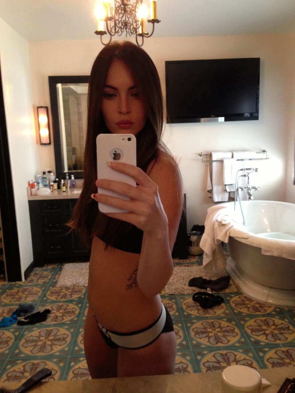 Megan Fox Nude &amp; Sexy Leaked Fappening (7 Photos)
