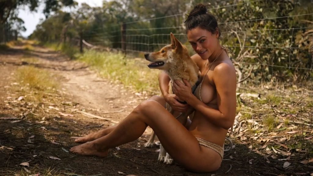 Myla Dalbesio Nude &amp; Sexy (54 Photos + Video)