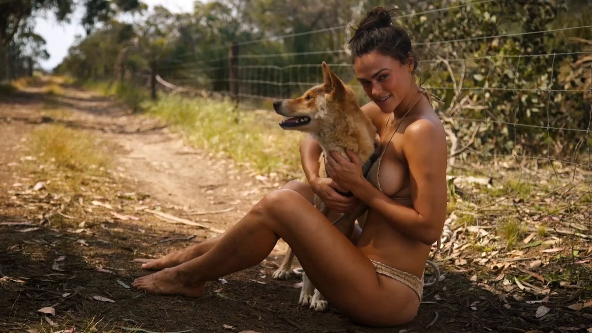 Myla Dalbesio Nude & Sexy (54 Photos + Video) .