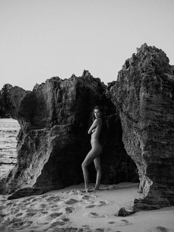 Naomi Holt / naomikholt Nude Leaks Photo 16