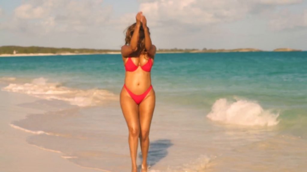 Tyra Banks Sexy (64 Photos + Video)