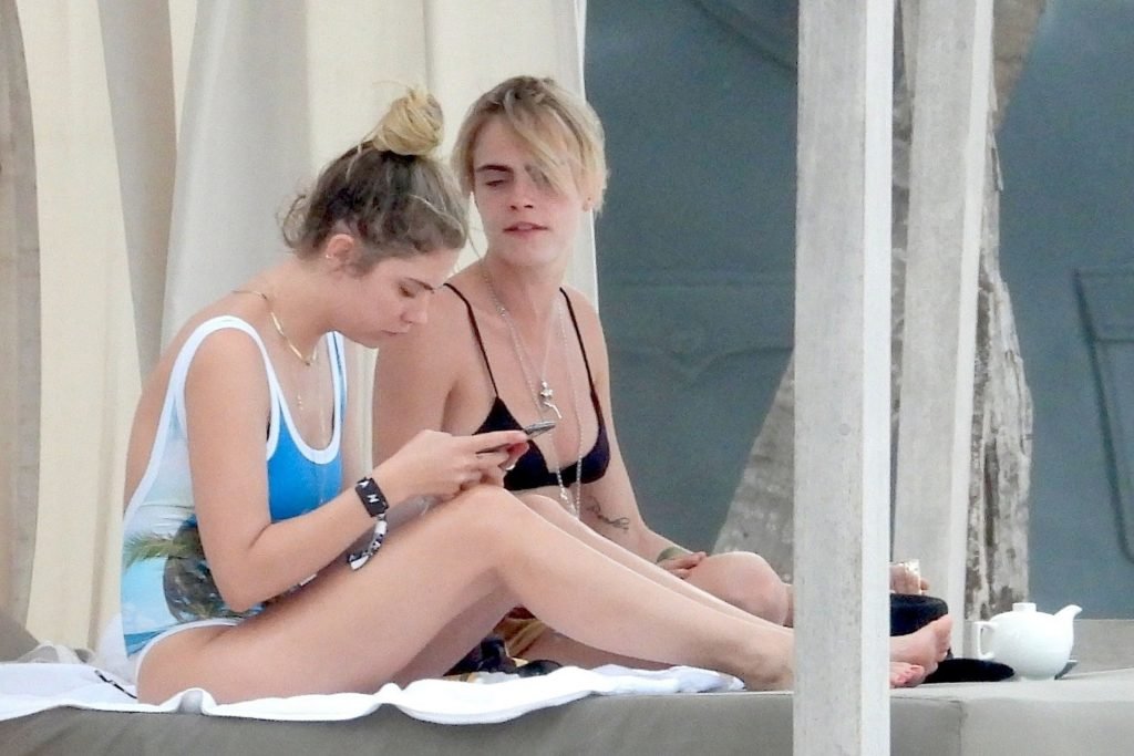 Ashley Benson, Cara Delevingne Sexy (43 Photos)