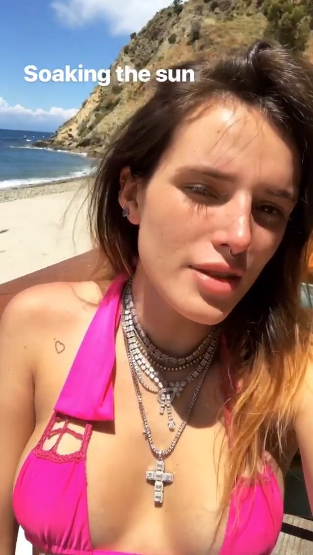 Bella Thorne Nude &amp; Sexy (71 Photos + Videos)