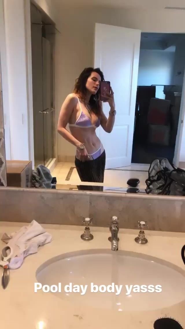 Bella Thorne Nude &amp; Sexy (71 Photos + Videos)