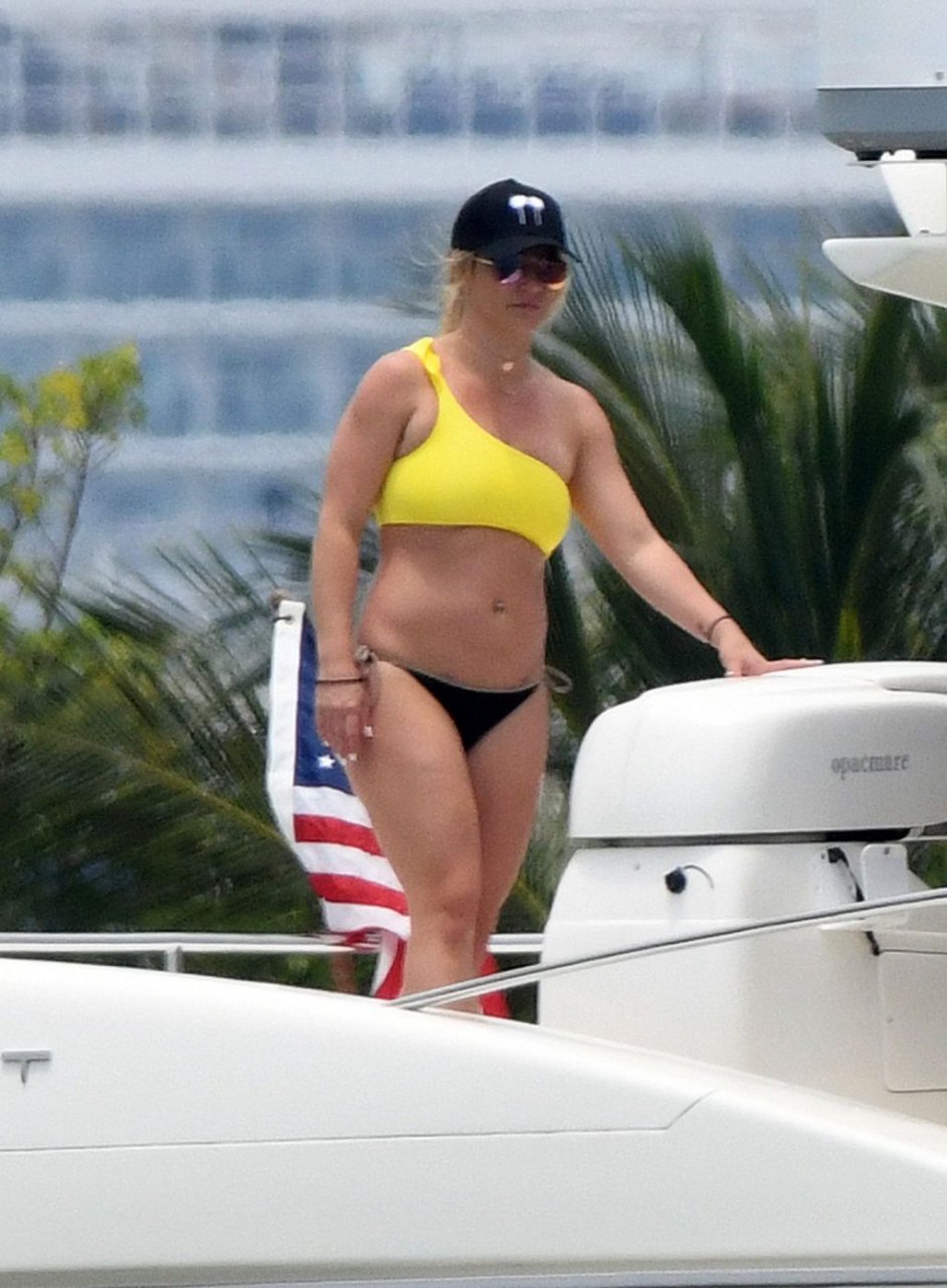 Britney Spears Sexy (176 Photos)