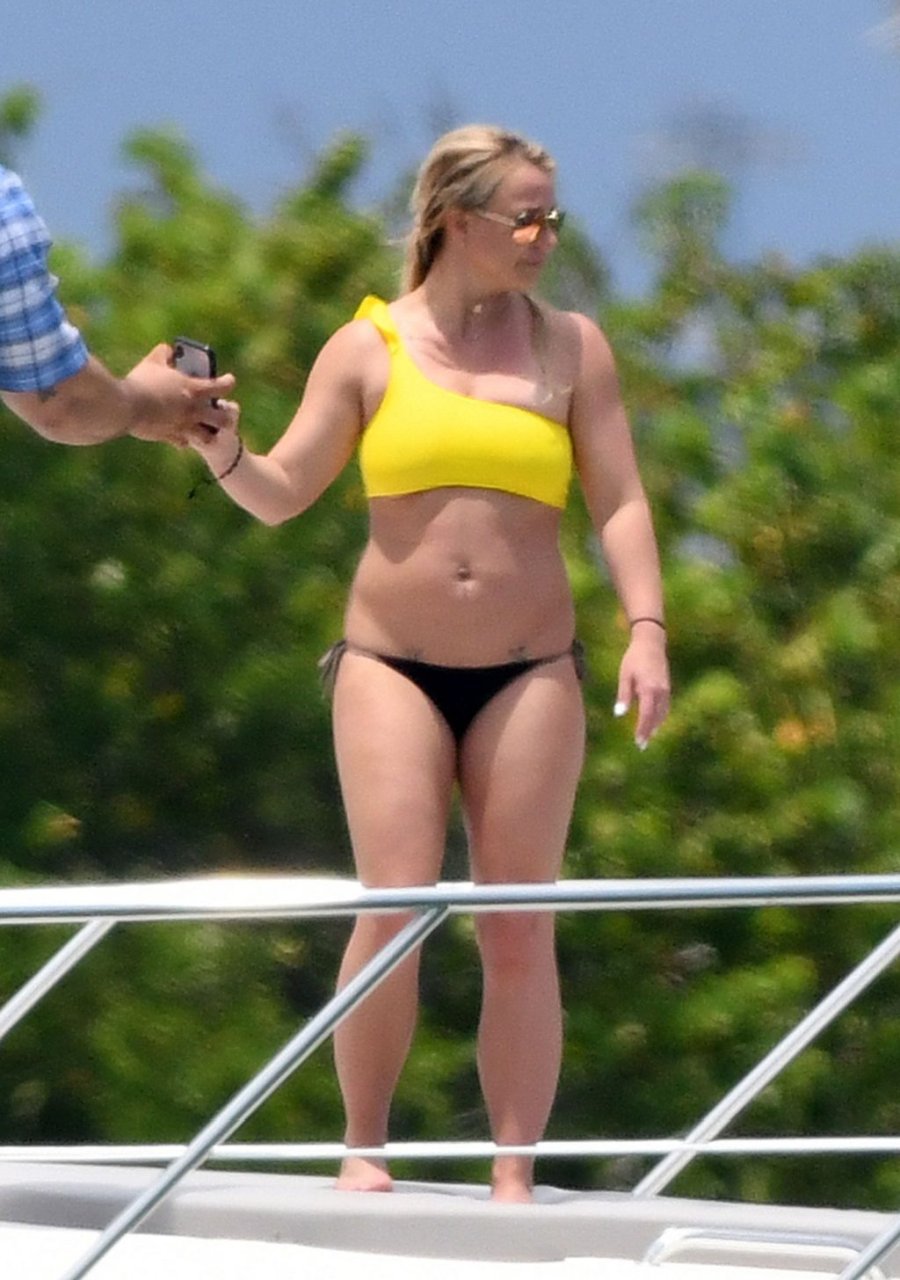 Britney Spears Sexy (176 Photos)