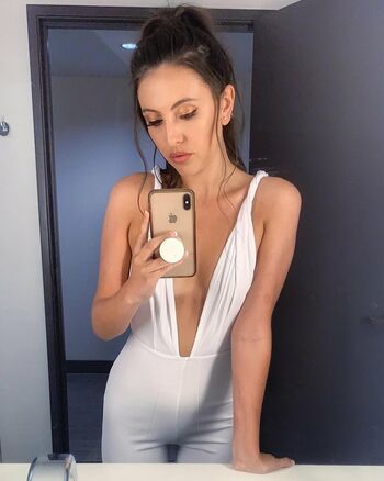 Danielle Andrade / andrade_danielle Nude Leaks Photo 9