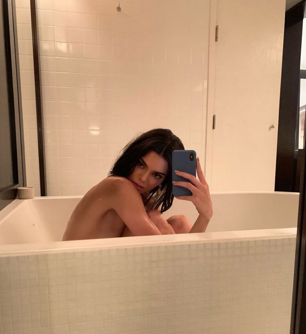 Kendall Jenner Nude (2 Pics)