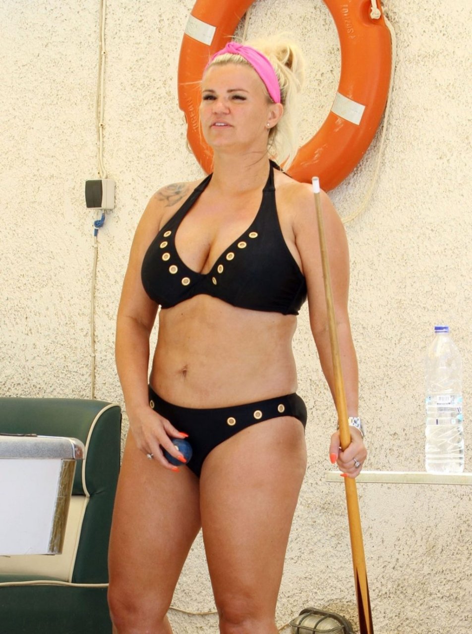 Kerry Katona Hot (35 New Photos)