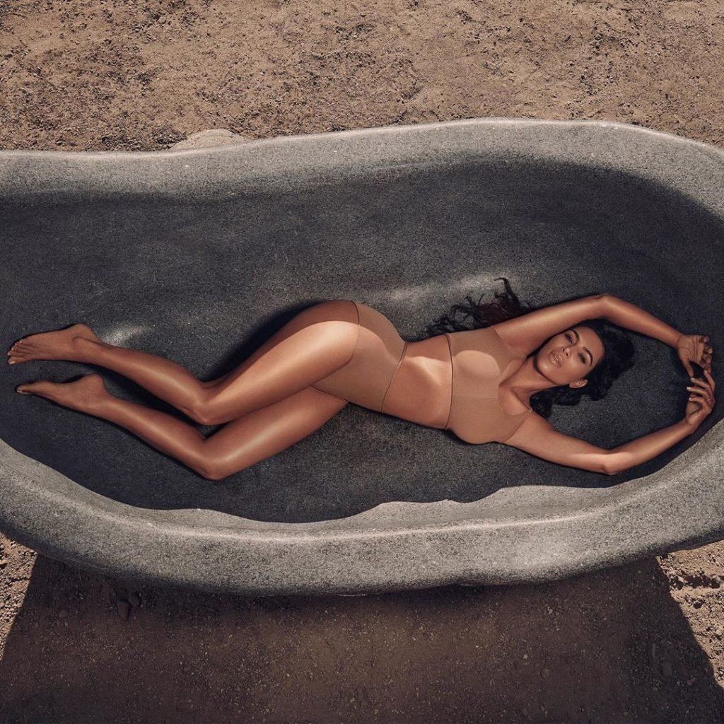 Kim Kardashian Sexy (1 New Pic)