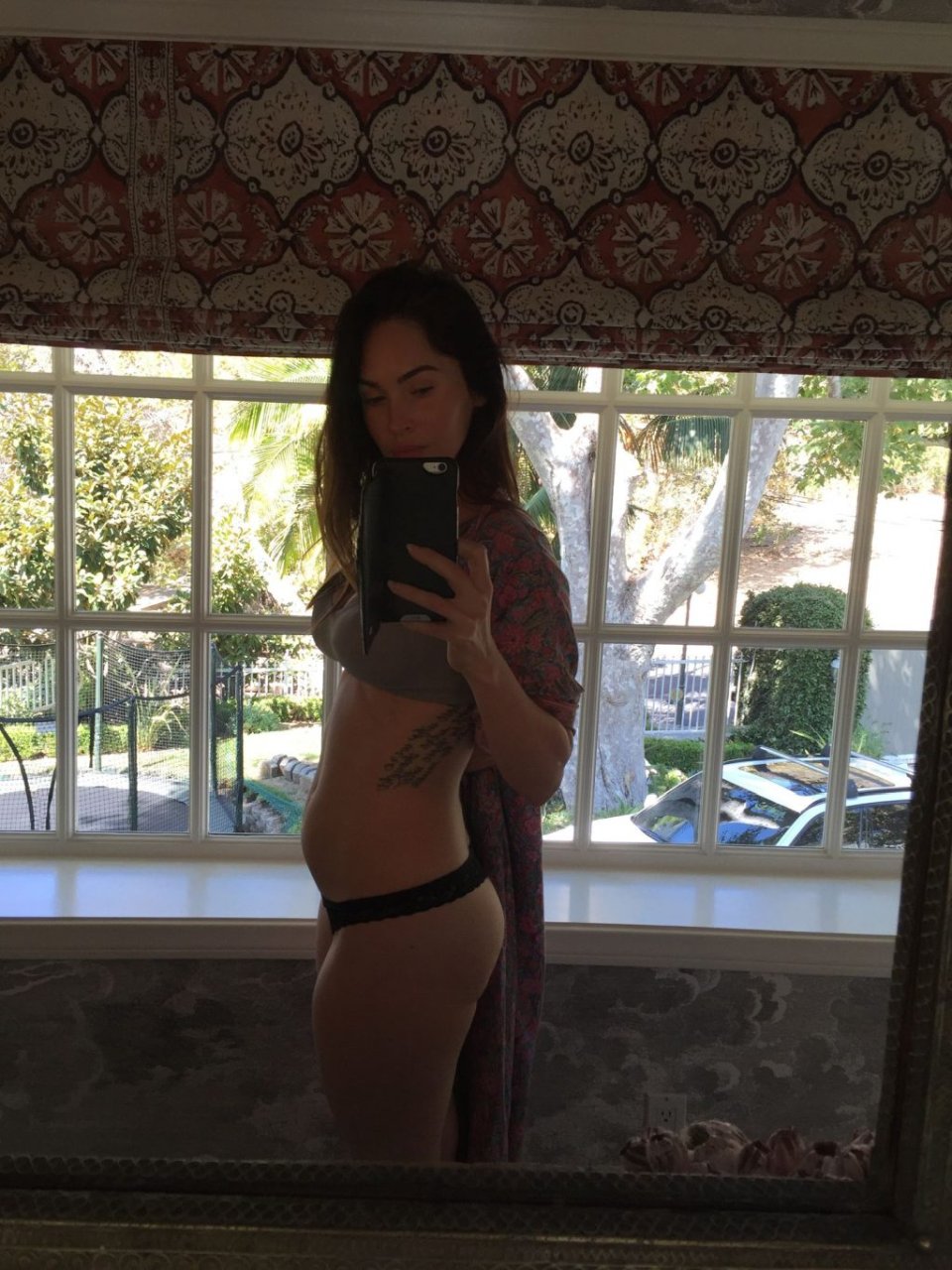 Megan Fox Sexy Leaked Fappening (2 Photos)