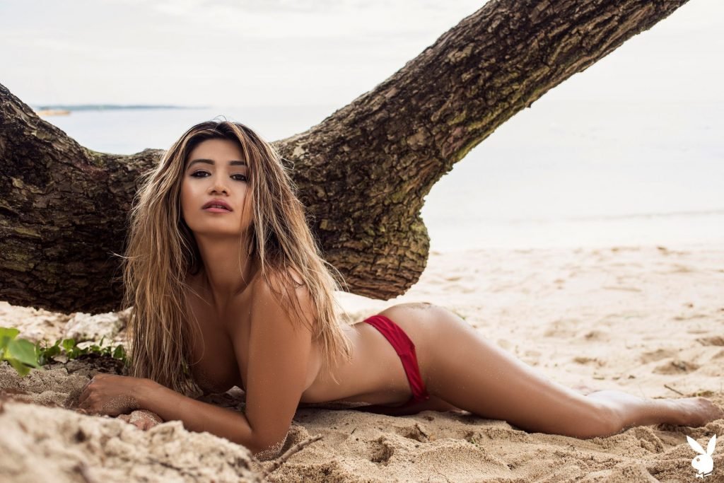 Nikki Trinidad Nude &amp; Sexy (22 Photos)