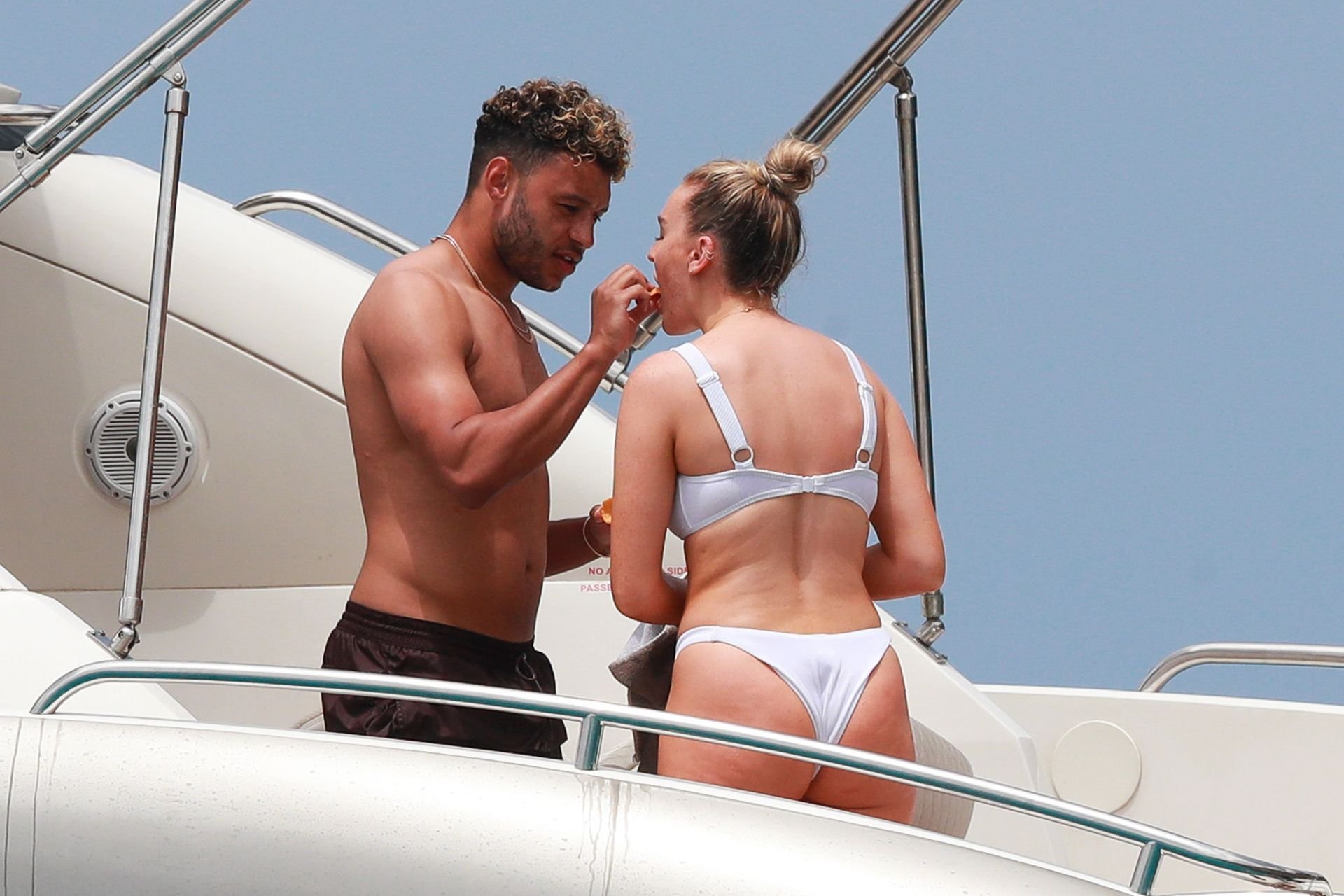Perrie Edwards Sexy 5 Photos Thefappening