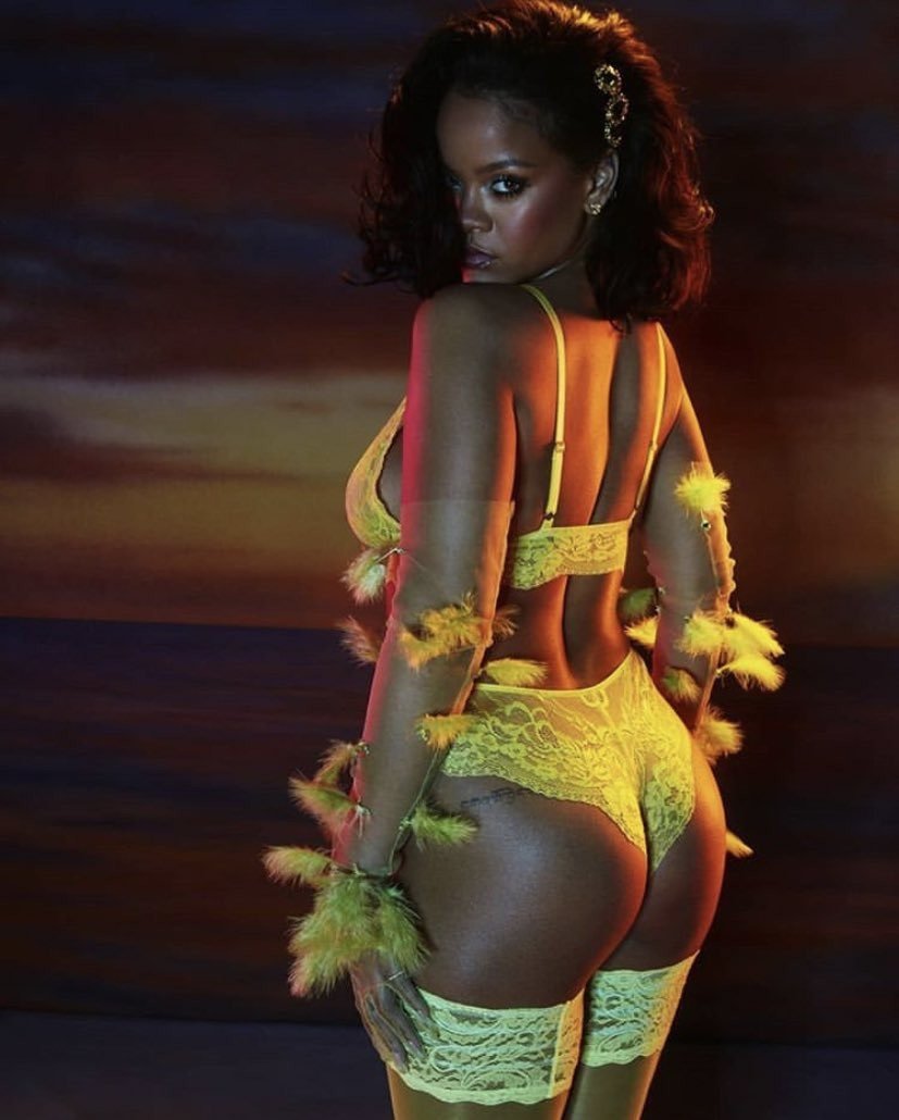 Rihanna Sexy (3 New Photos)