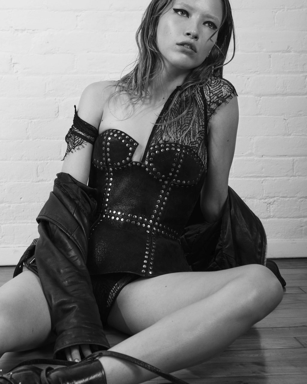 Roxane Glineur Nude &amp; Sexy (6 Photos)