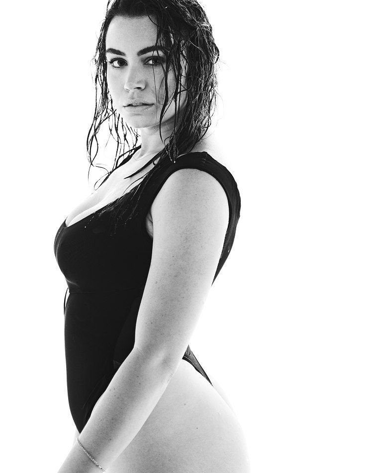 Sophie Simmons Nude &amp; Sexy (22 Photos)