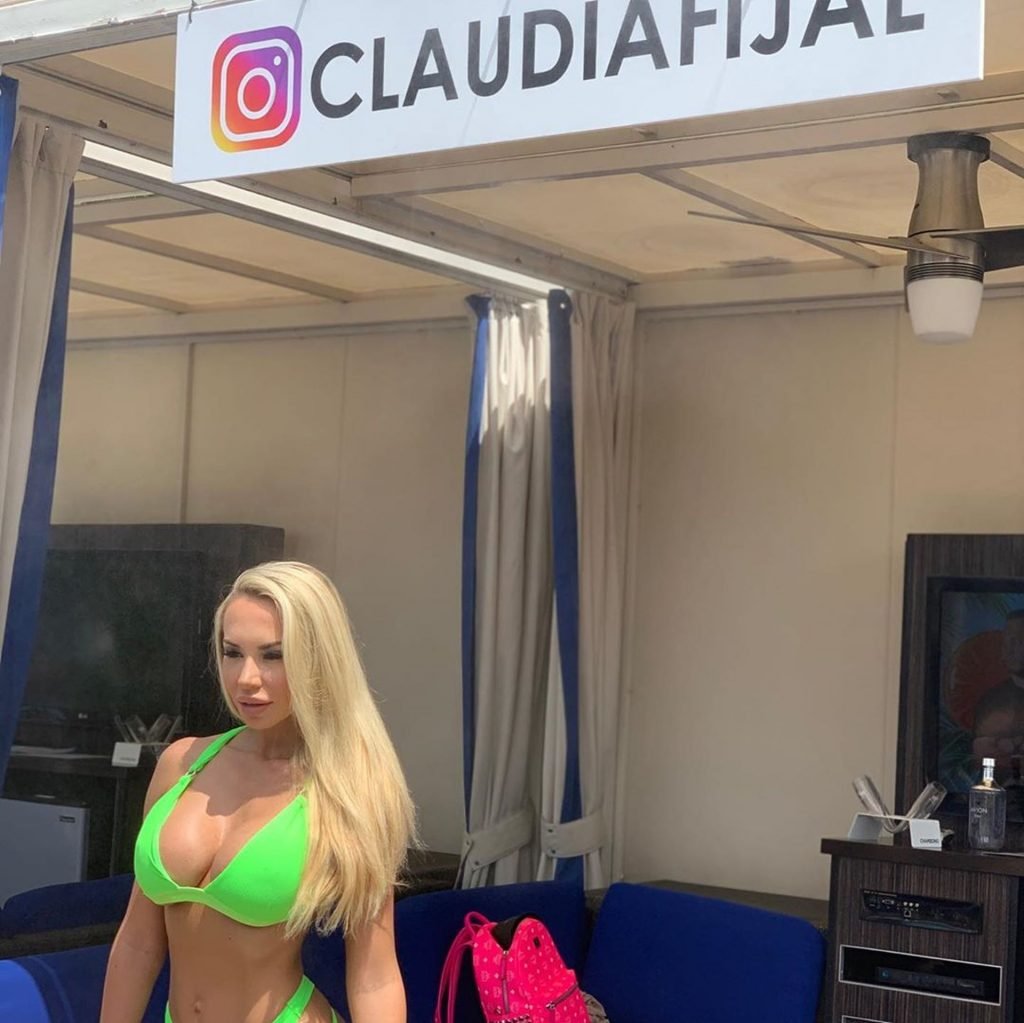 Claudia Fijal Sexy (17 Photos)