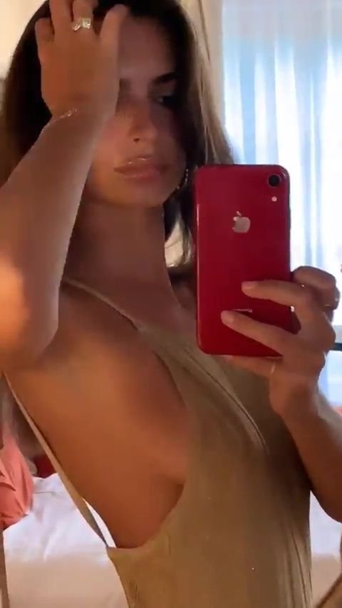 Emily Ratajkowski Nude &amp; Sexy (68 Photos + Videos)