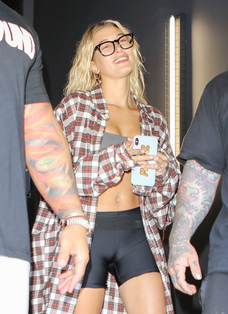 Hailey Biebers Cameltoe 31 Photos Thefappening 