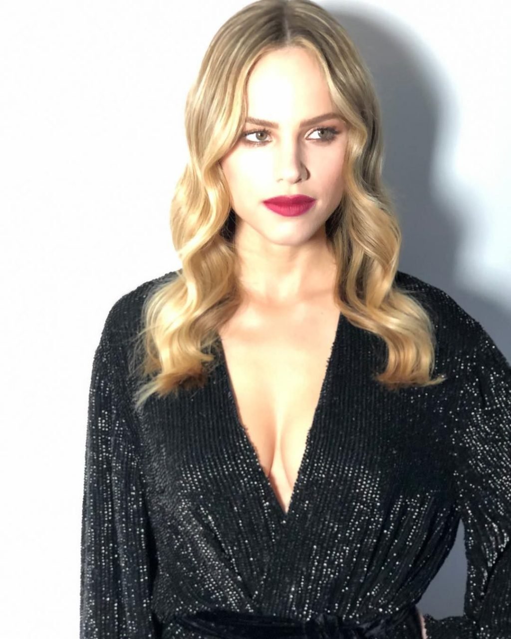 Halston Sage Sexy (35 Photos)