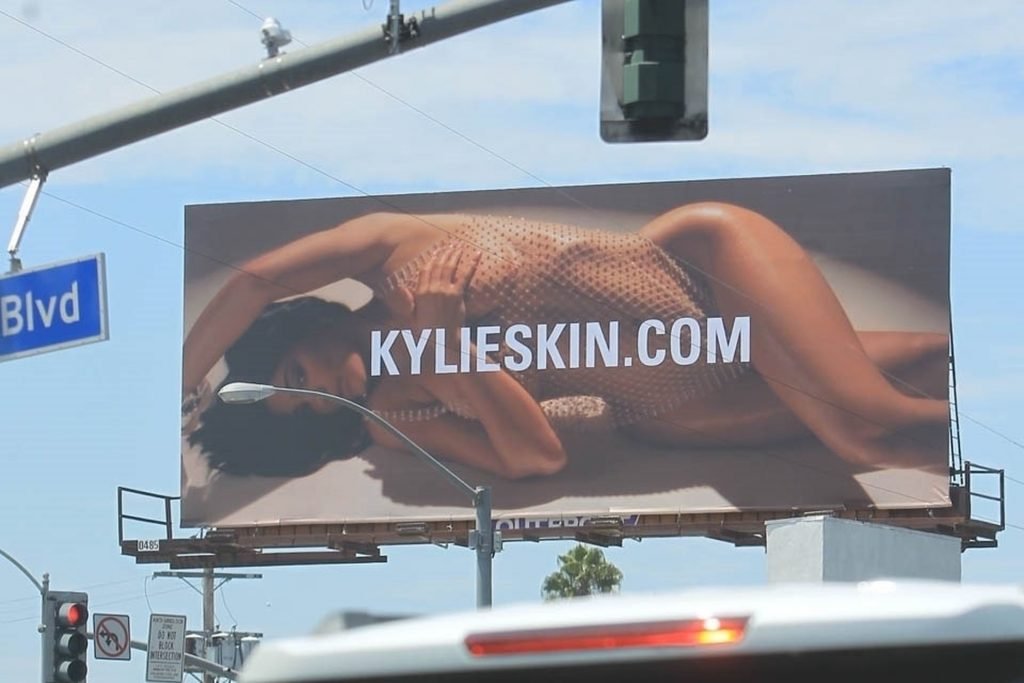 Kylie Jenner Hot (4 Sexy Photos)