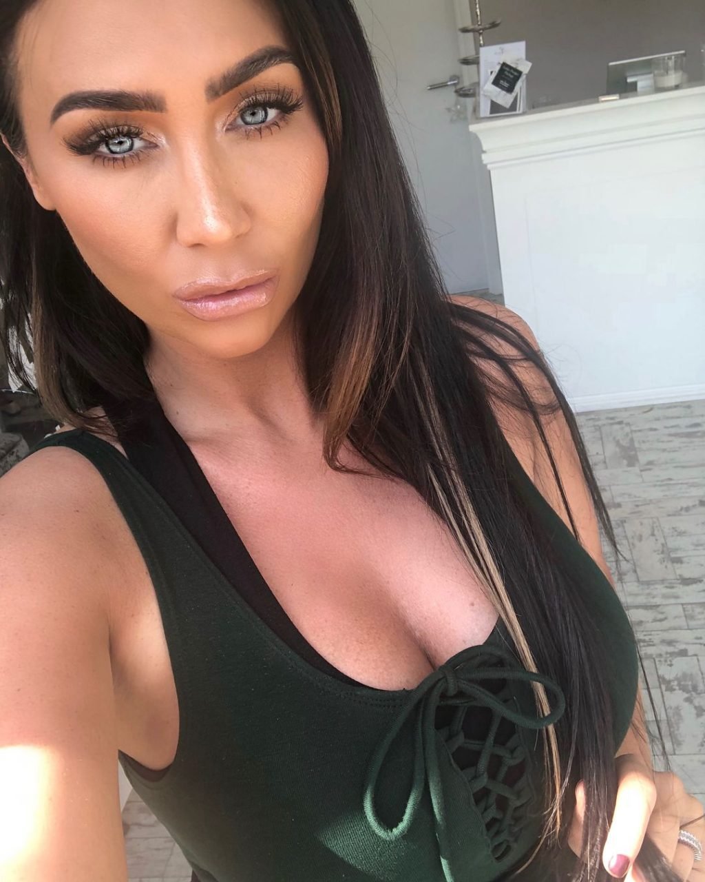 Lauren Goodger Sexy (39 New Photos)