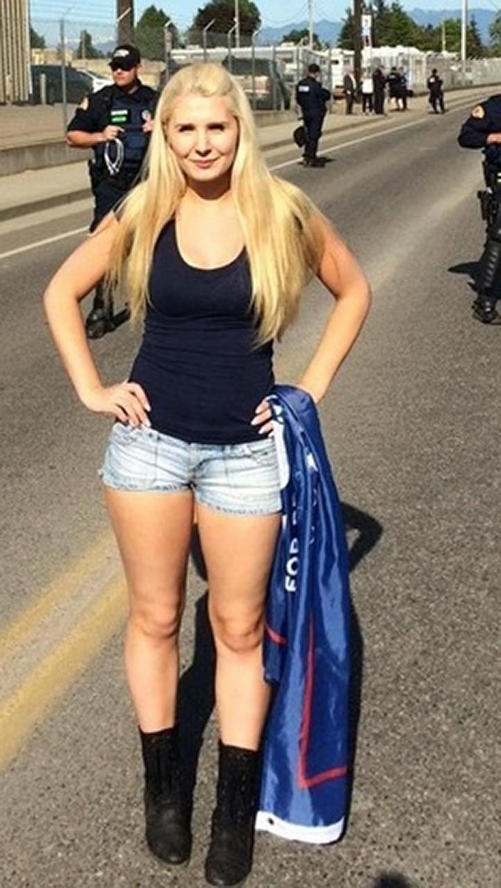 Lauren Southern Nude Leaked The Fappening &amp; Sexy (34 Photos)