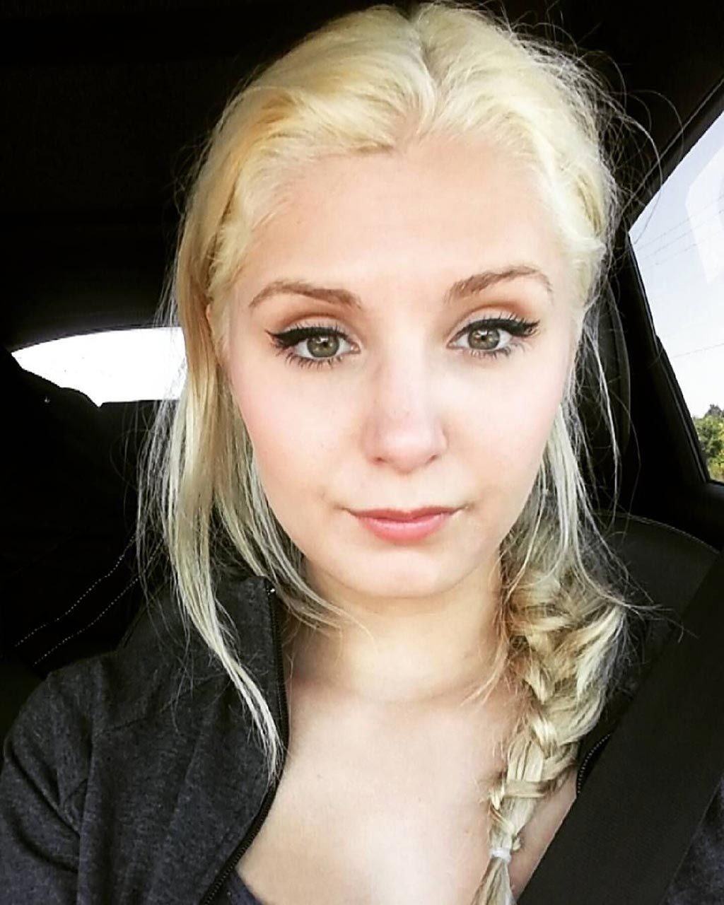 Lauren Southern Nude Leaked The Fappening &amp; Sexy (34 Photos)