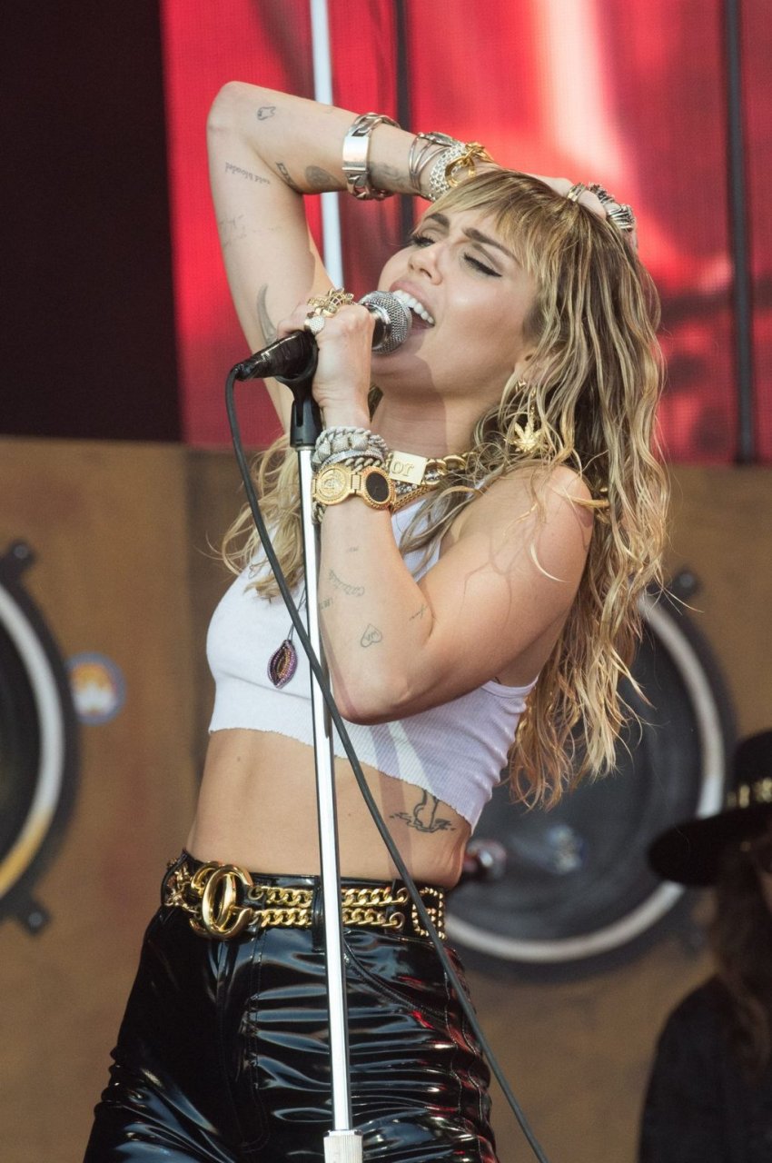 Miley Cyrus See Through (108 Photos)