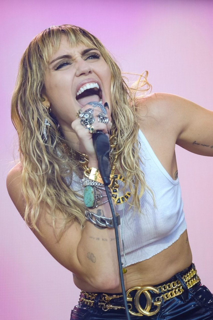 Miley Cyrus See Through (108 Photos)