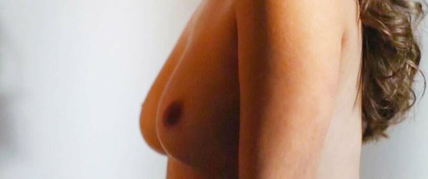 Miri-Ann Beuschel / miriannbeuschel Nude Leaks Photo 1