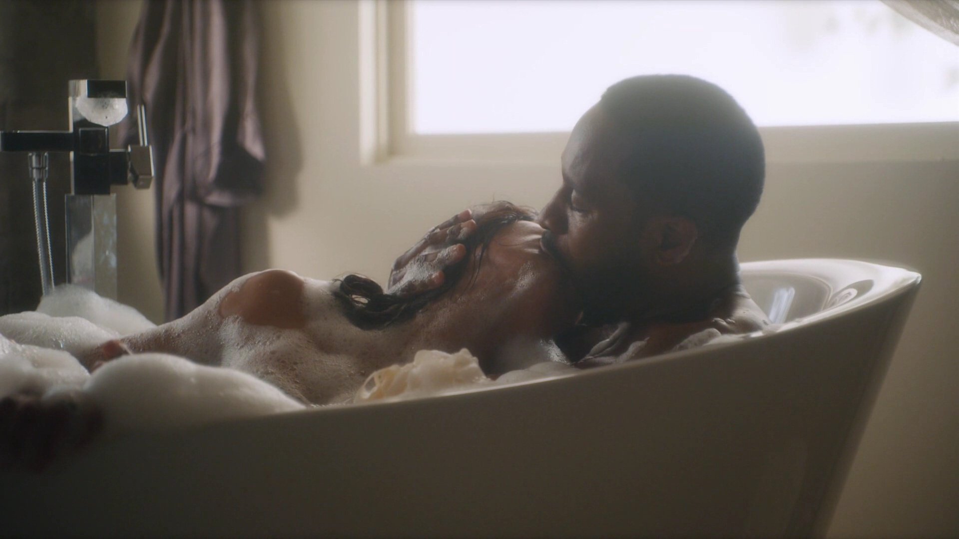 Watch new Robin Givens nude (covered) sex scene from "Ambitions" ...