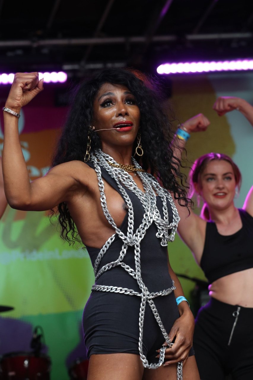 Photo Of Singer Sinitta Flashing Her Panties As She Steps Hot Sex Picture