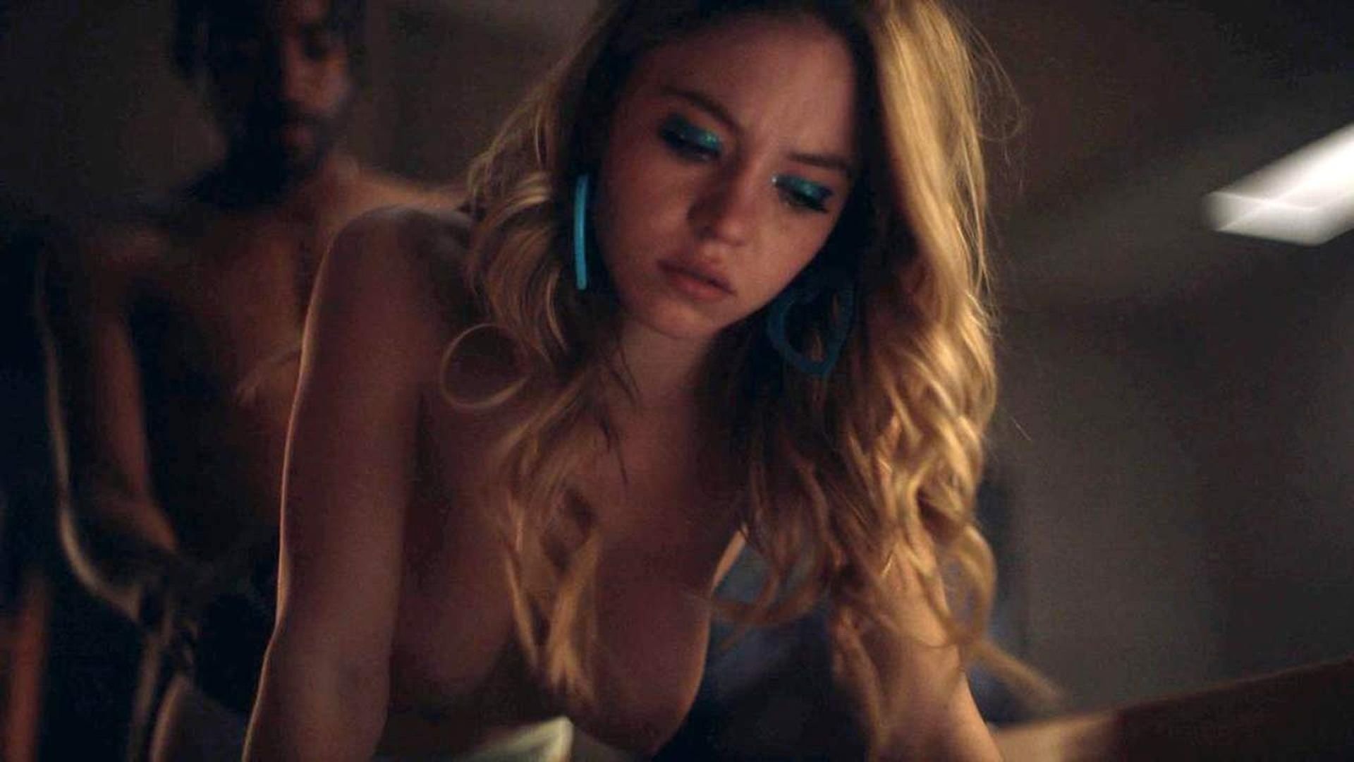 Sydney sweeney nude gifs