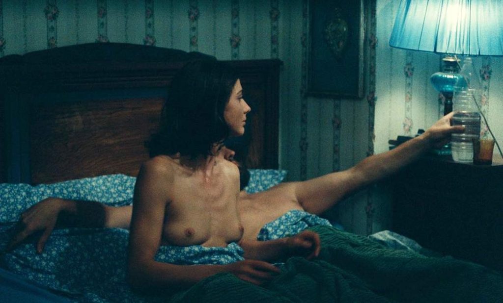 Thérèse Liotard Nude – L’ une chante, l’autre pas (4 Pics + GIF &amp; Video)