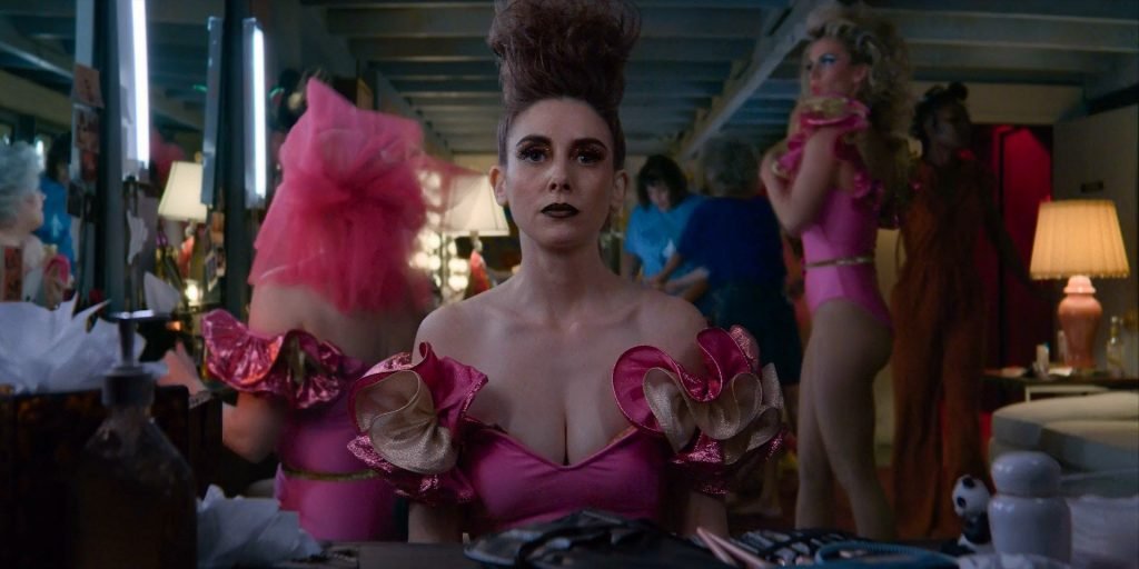 Alison Brie Sexy Cleavage