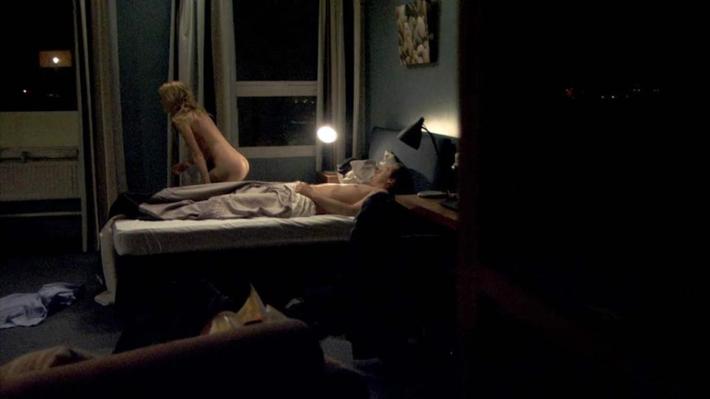 Emily Beecham Nude – Pulse (4 Pics + GIF &amp; Video)