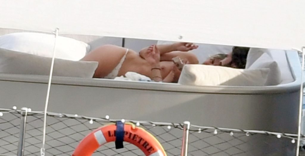Heidi Klum Sexy &amp; Topless (87 Photos)