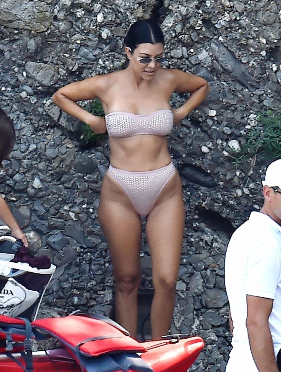 Kourtney Kardashian Sexy (53 Photos)