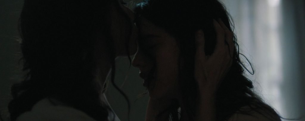 Margaret Qualley, Rebecca Dayan Sexy Lesbian Kiss – Novitiate (15 Pics + GIF &amp; Video)