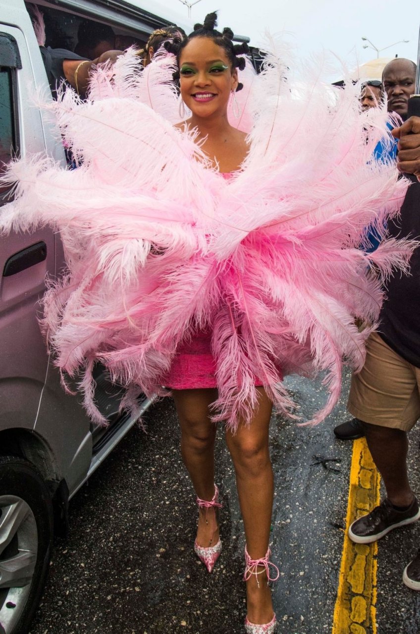 Rihanna Sexy (11 Photos)