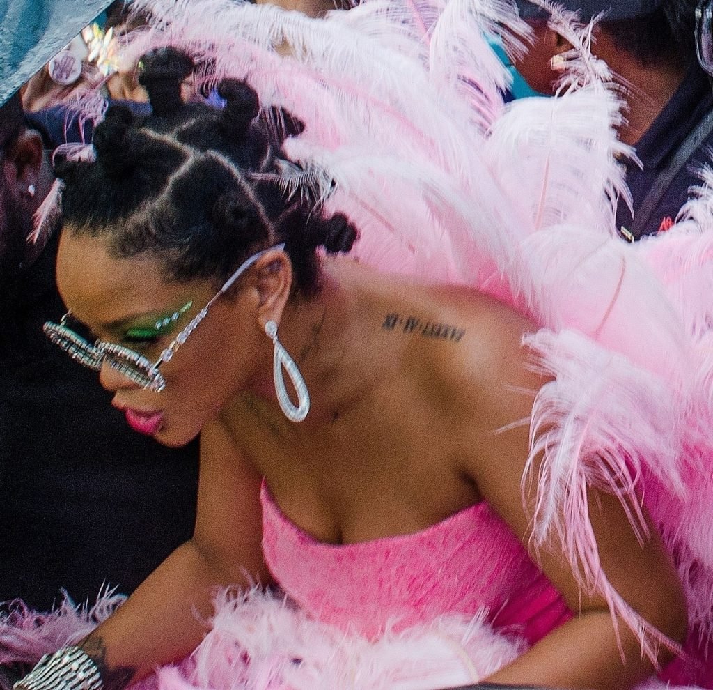 Rihanna Sexy (11 Photos)
