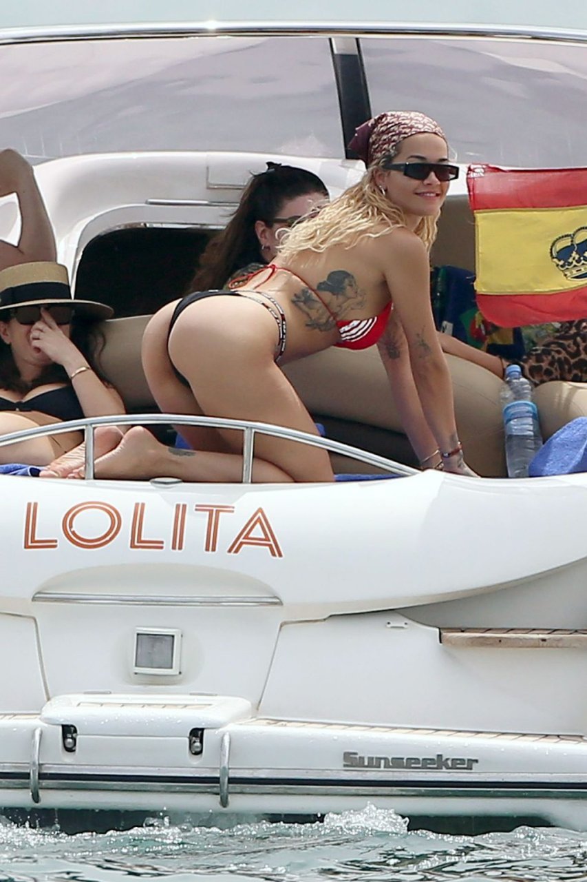 Rita Ora Sexy (30 Photos)