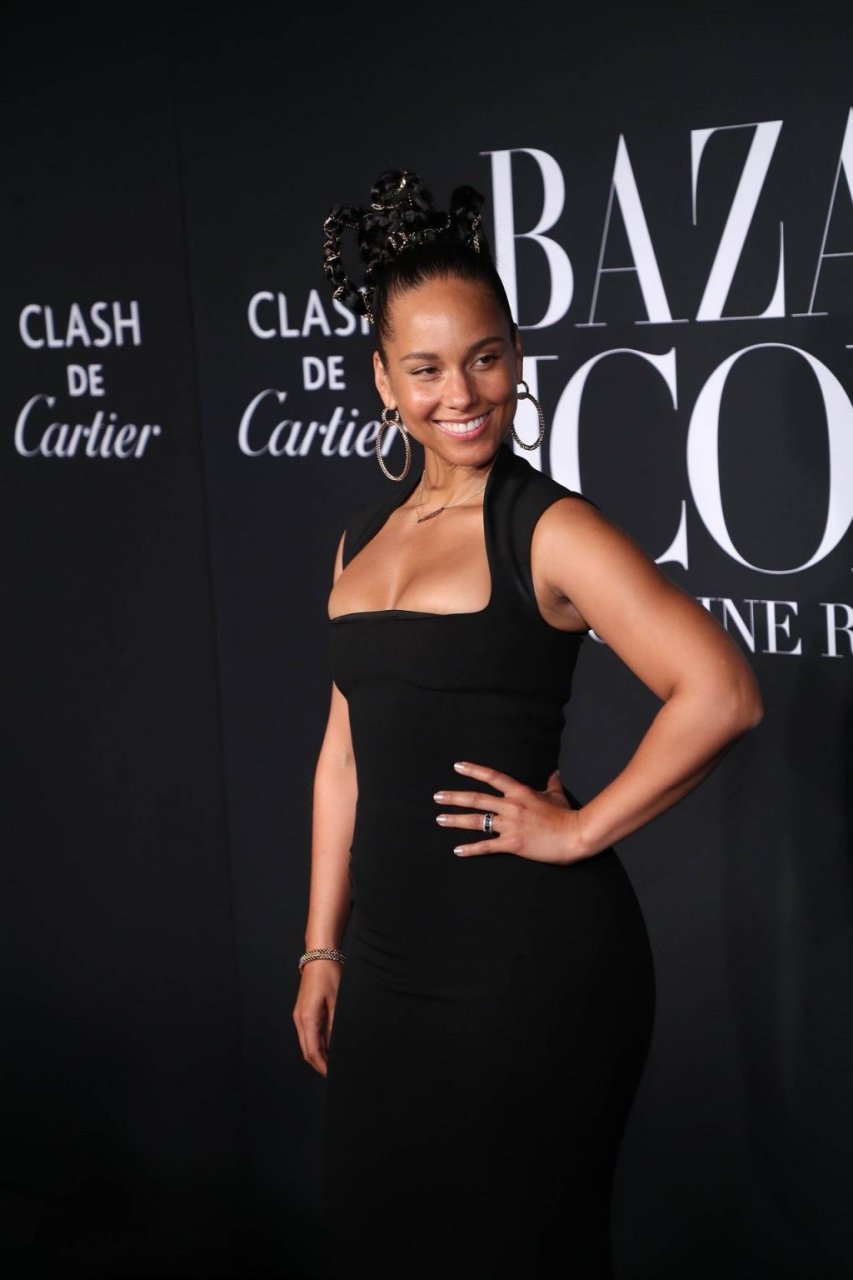 Alicia Keys Sexy (25 Photos)