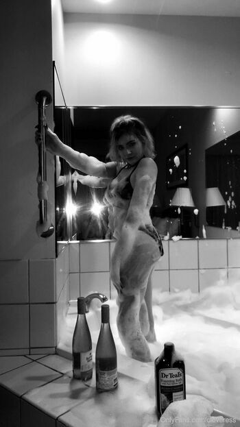 Cloveress ASMR Nude &amp; Sexy (82 Photos + Video)
