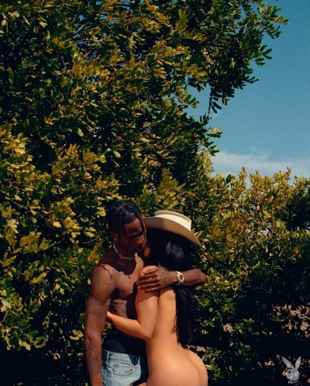 Kylie Jenner Nude &amp; Sexy (21 Photos)