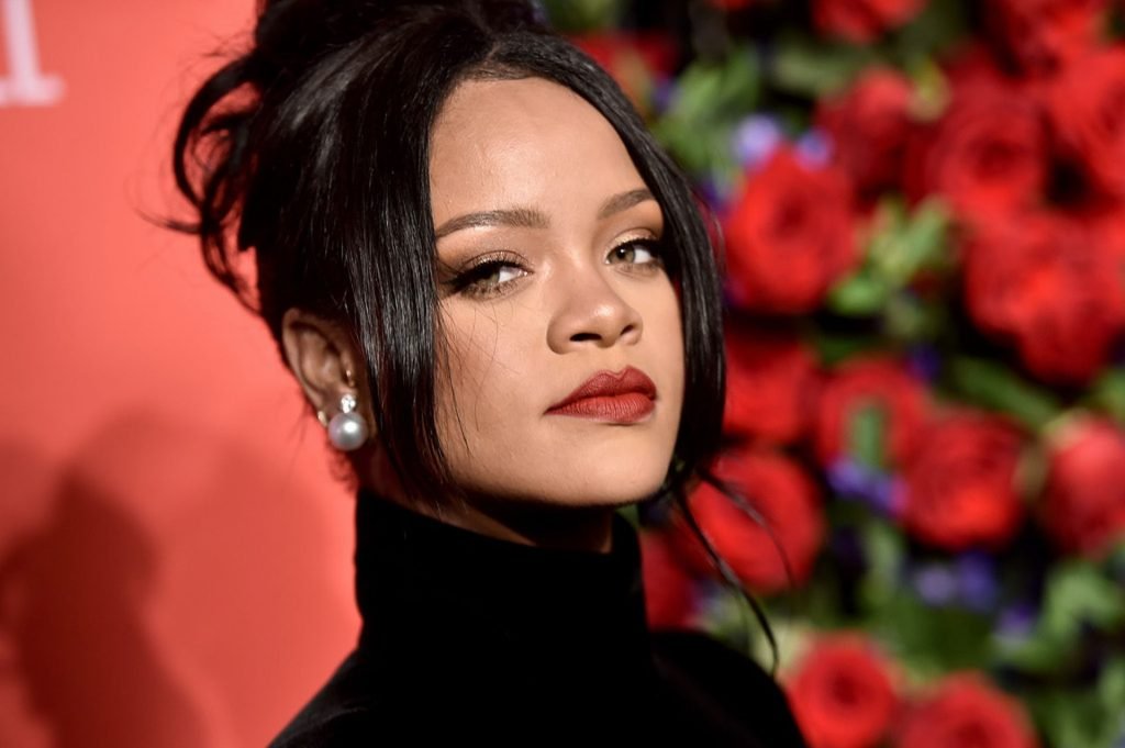 Rihanna Sexy (72 Photos)