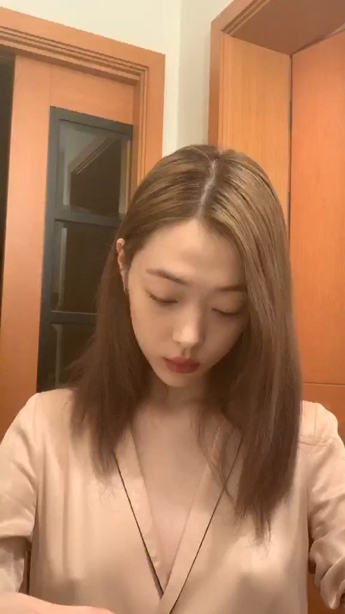 Sulli Choi Nip Slip (3 Pics + Video)